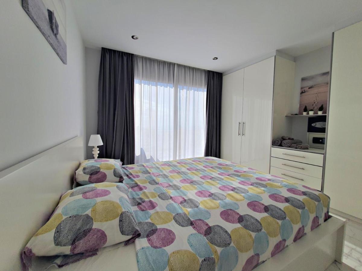 Sea View In Paradise Court 阿德耶 外观 照片